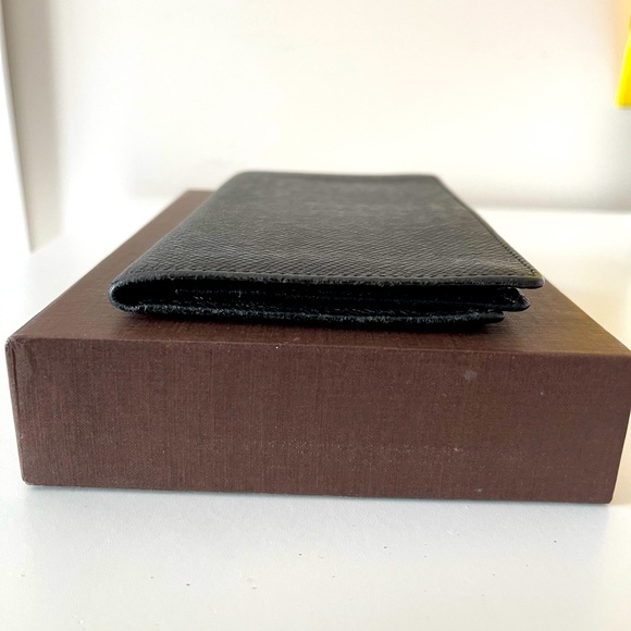 Authentic 💯 Louis Vuitton Long Black wallet - Picture 3 of 8